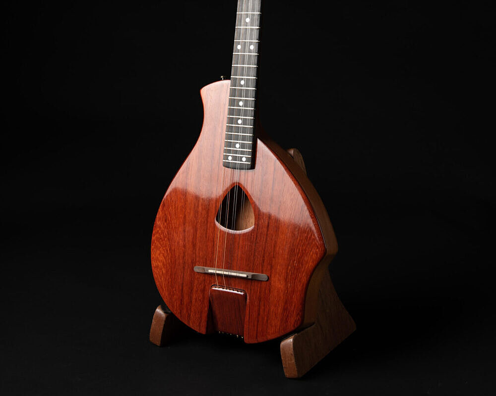 padauk bouzouki body close up